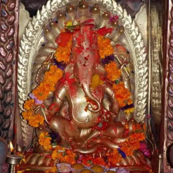 Chatha Puja (चथाः पूजा)